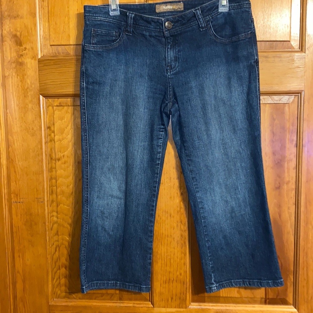 Hurley Women’s Jean Capri Size 9-EUC
